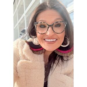 Meet your Posher, Posh